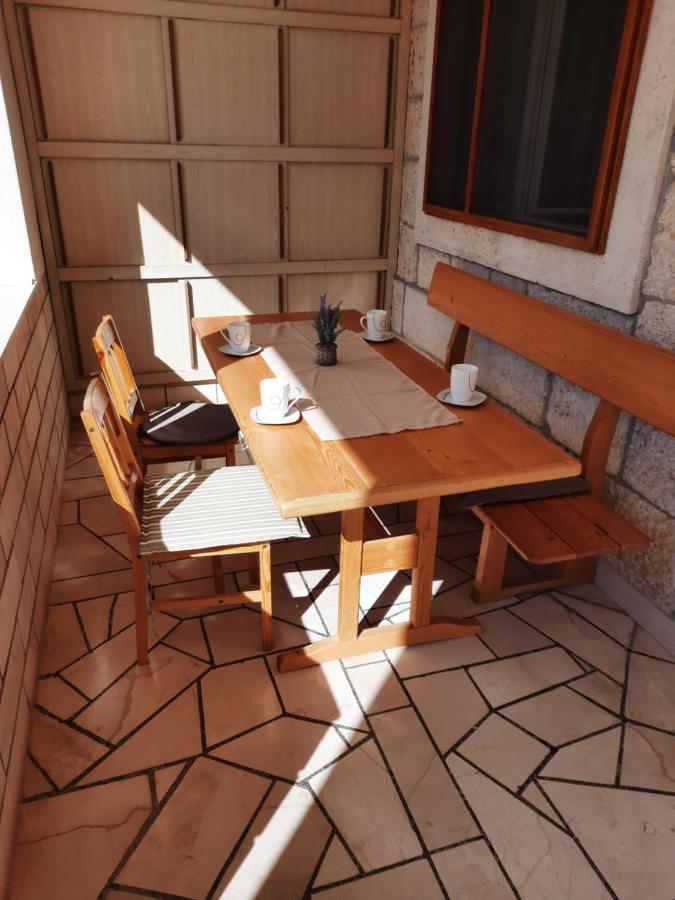 Apartments Villa Beba Komiža Dış mekan fotoğraf