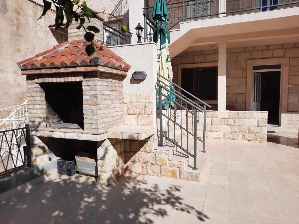 Apartments Villa Beba Komiža Dış mekan fotoğraf