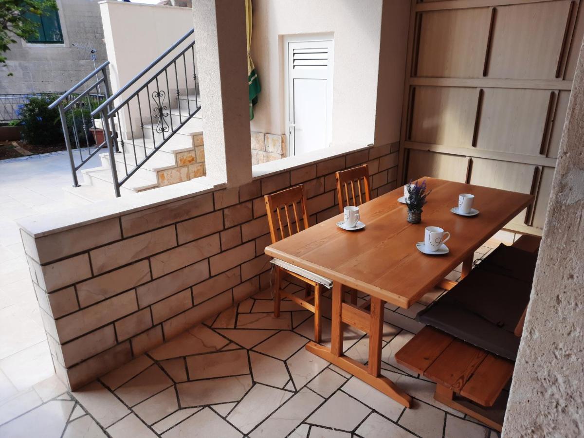 Apartments Villa Beba Komiža Dış mekan fotoğraf