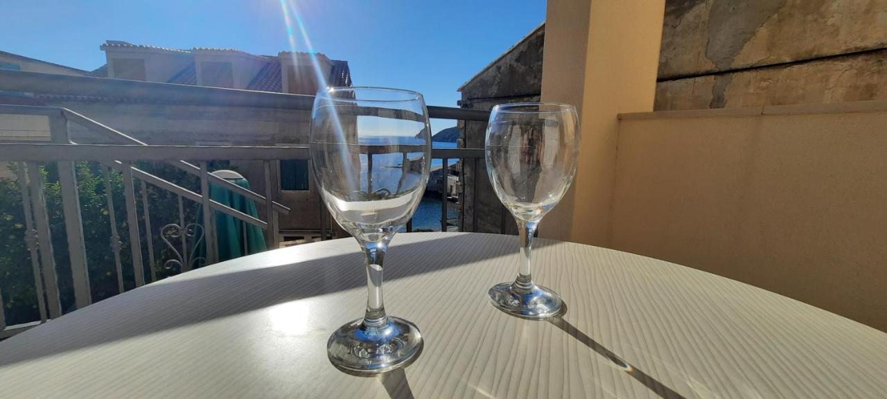 Apartments Villa Beba Komiža Dış mekan fotoğraf