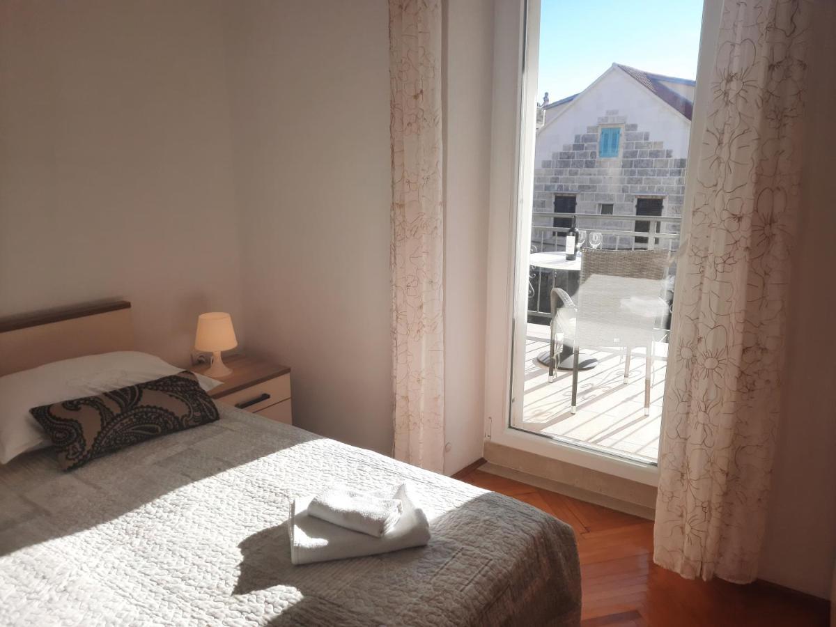 Apartments Villa Beba Komiža Dış mekan fotoğraf