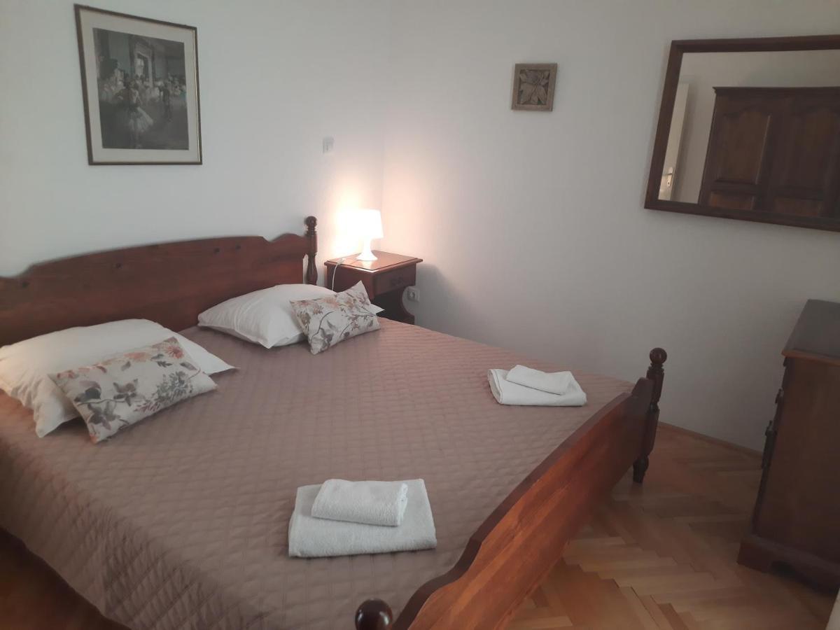 Apartments Villa Beba Komiža Dış mekan fotoğraf
