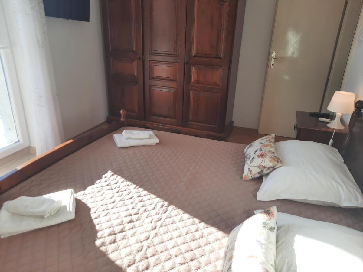 Apartments Villa Beba Komiža Dış mekan fotoğraf