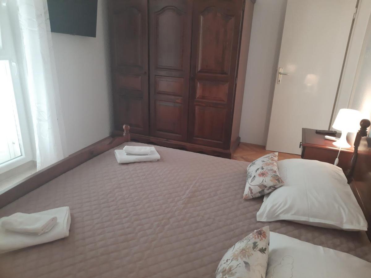 Apartments Villa Beba Komiža Dış mekan fotoğraf