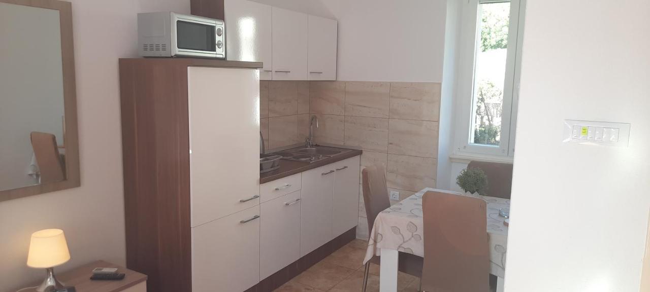 Apartments Villa Beba Komiža Dış mekan fotoğraf