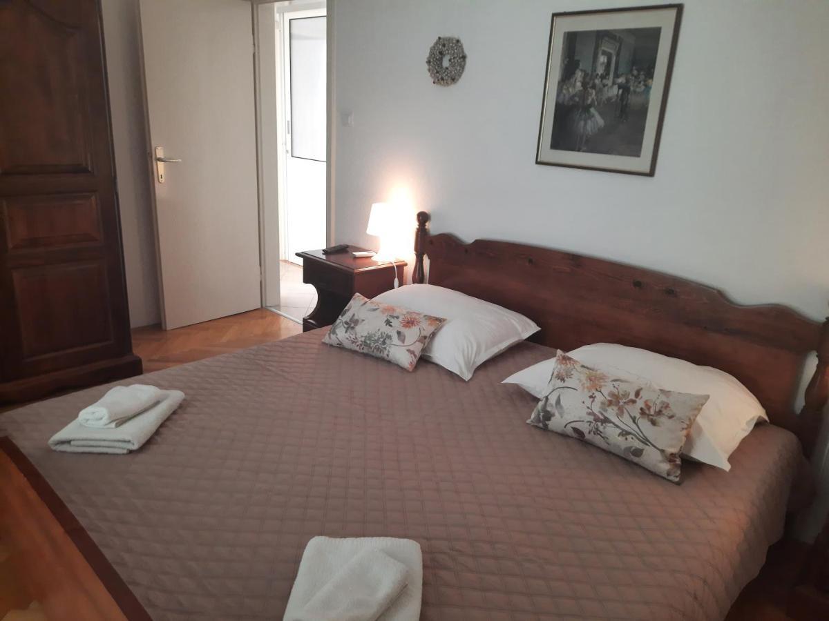 Apartments Villa Beba Komiža Dış mekan fotoğraf