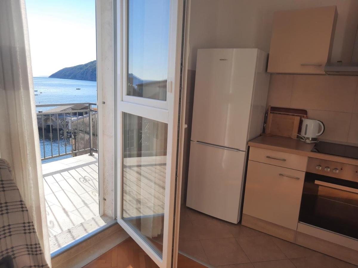 Apartments Villa Beba Komiža Dış mekan fotoğraf