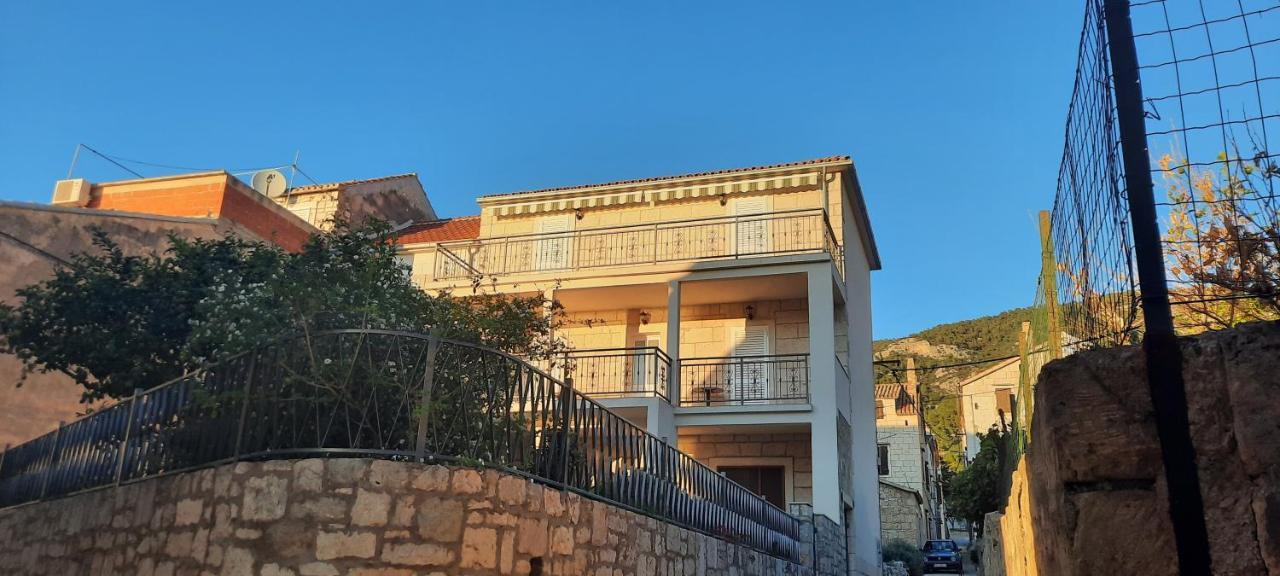 Apartments Villa Beba Komiža Dış mekan fotoğraf
