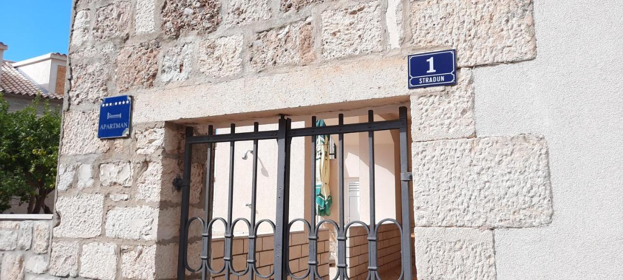 Apartments Villa Beba Komiža Dış mekan fotoğraf