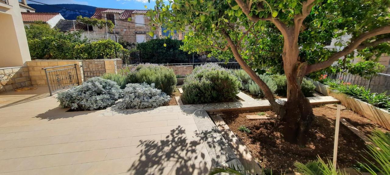 Apartments Villa Beba Komiža Dış mekan fotoğraf