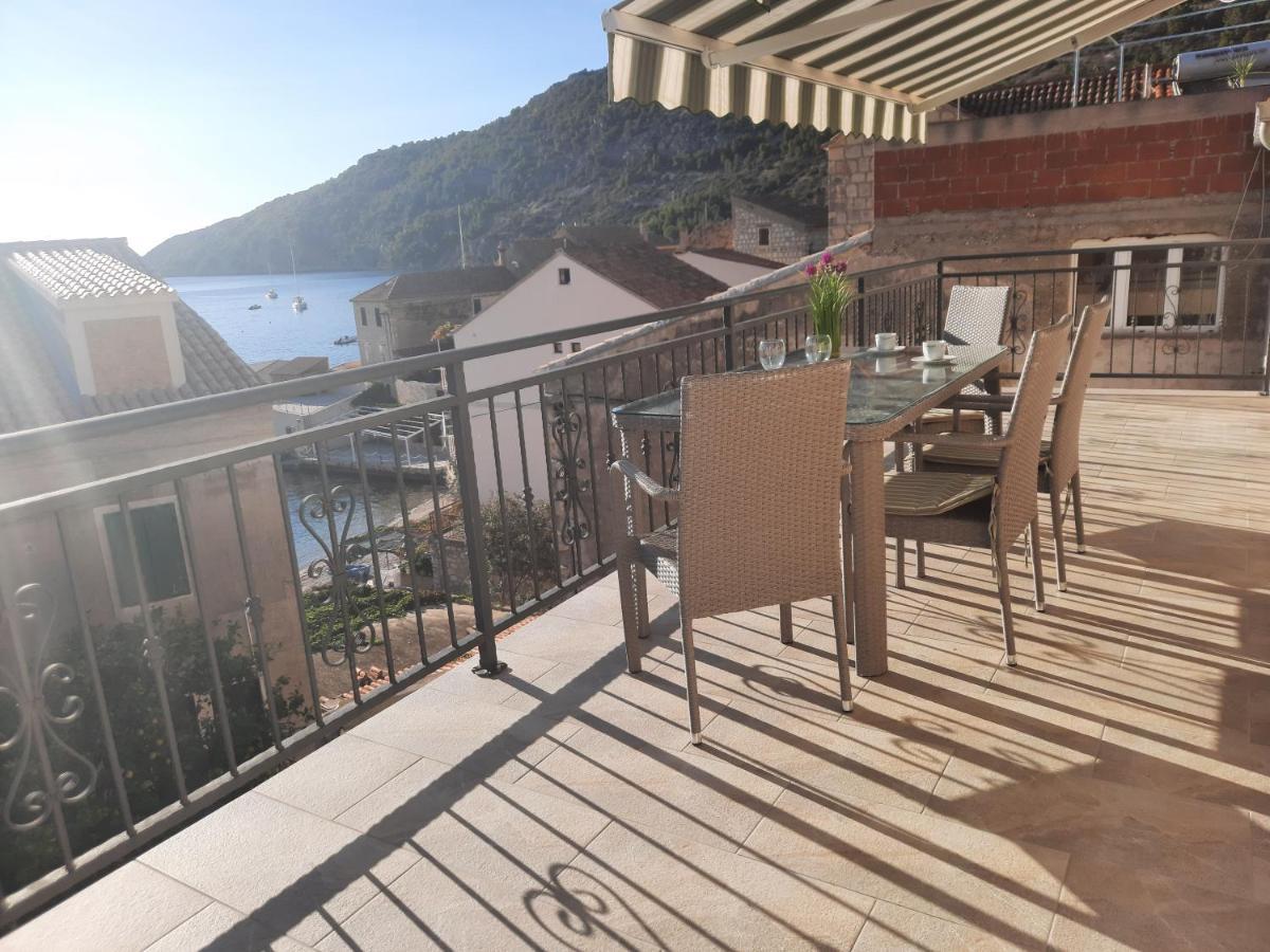 Apartments Villa Beba Komiža Dış mekan fotoğraf