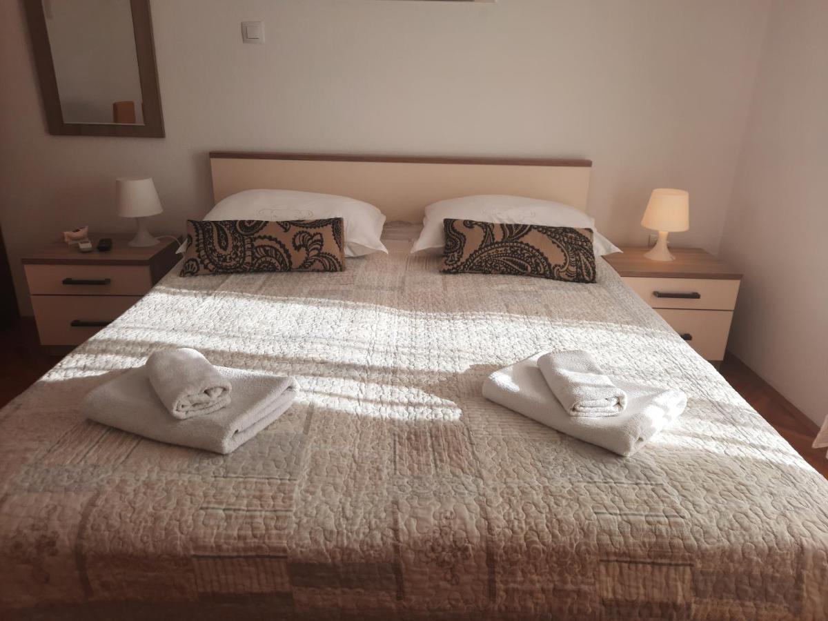 Apartments Villa Beba Komiža Dış mekan fotoğraf