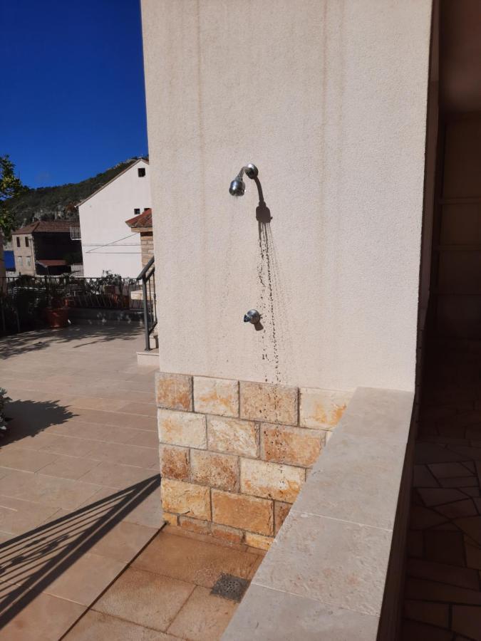 Apartments Villa Beba Komiža Dış mekan fotoğraf
